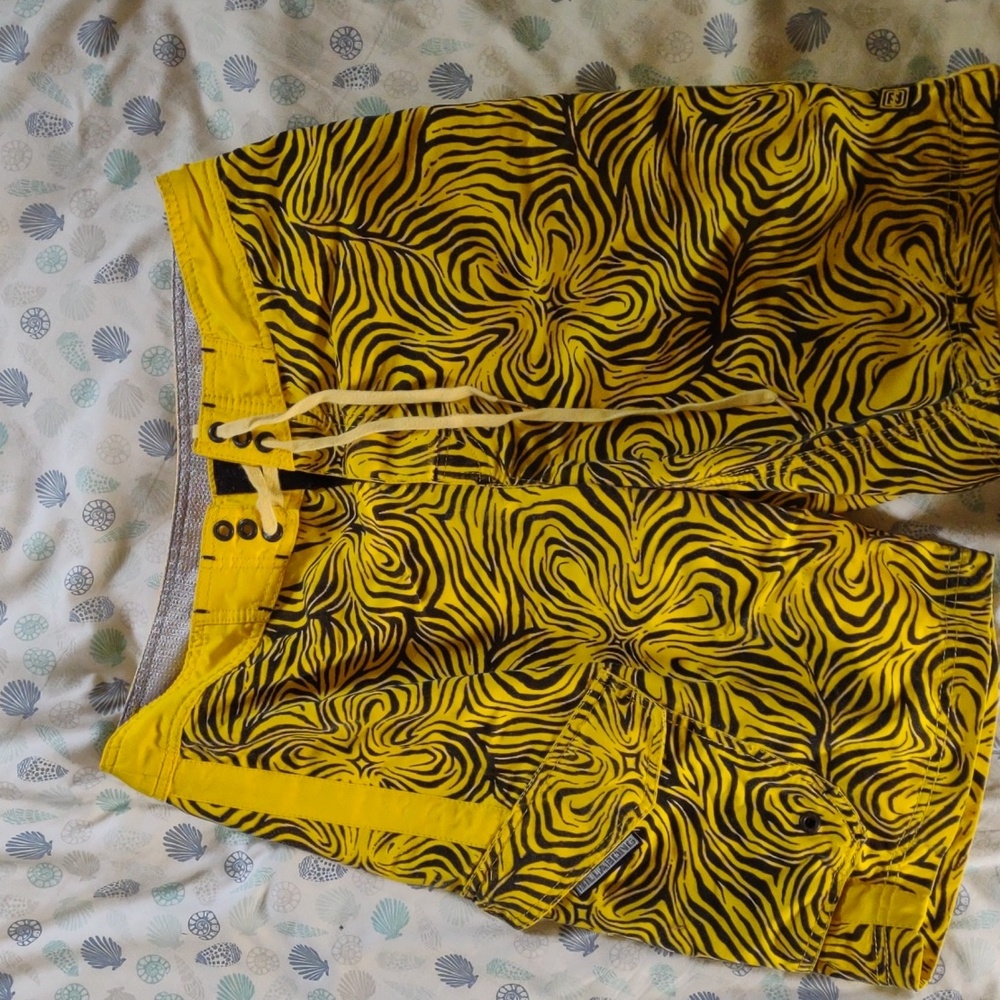 Men's billabong board shorts set size 32